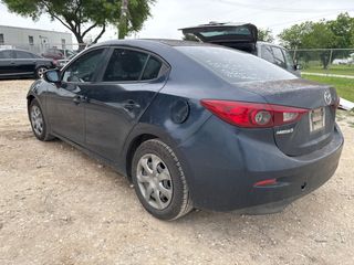 2014 Mazda Mazda3 i Sport - Exterior Rear Left Corner Image
